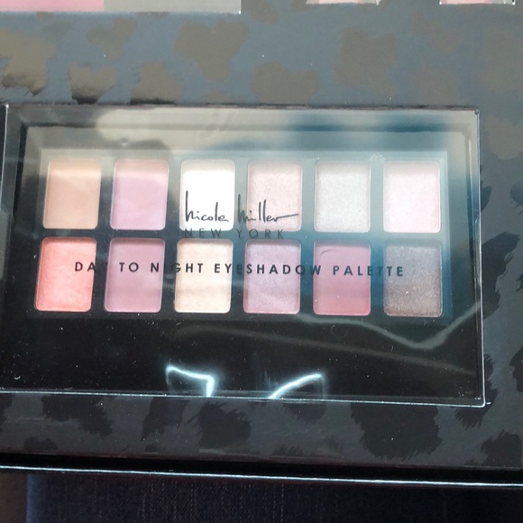 Nicole Miller New York Luxe Face Suite - Picture 6 of 7